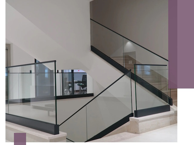 Стеклянные перила премиум-класса с установкой в Советской Гавани