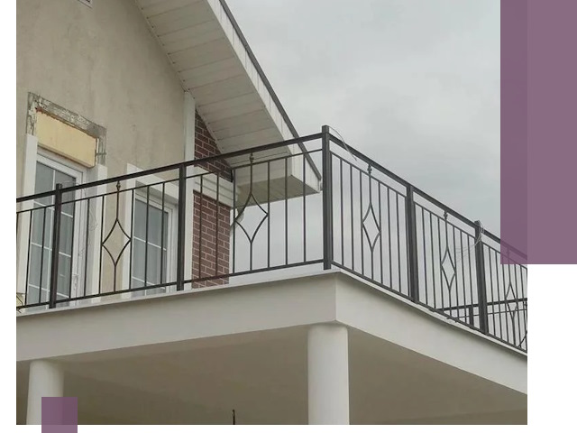 Изготовление балконных ограждений в Советской Гавани из металла и стекла