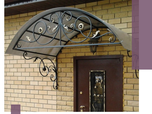 Изготовление козырьков из металла под ключ в Советской Гавани