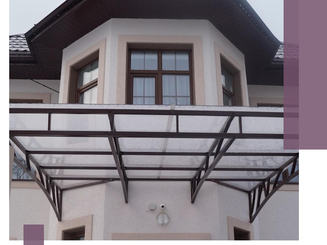 Козырьки из поликарбоната под ключ в Советской Гавани