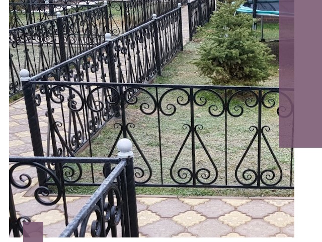 Кованые газонные ограждения под ключ в Советской Гавани
